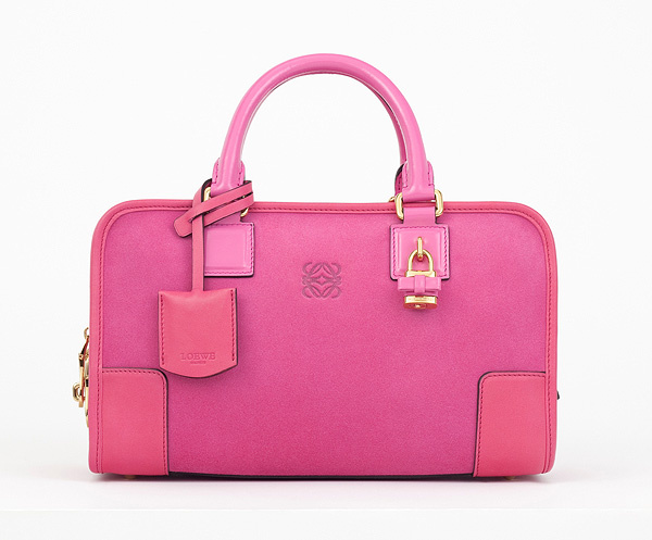 粉色控看過(guò)來(lái)!Loewe 11春夏手袋系列登場(chǎng)