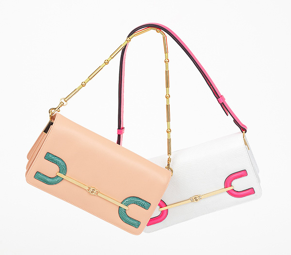 粉色控看過(guò)來(lái)!Loewe 11春夏手袋系列登場(chǎng)