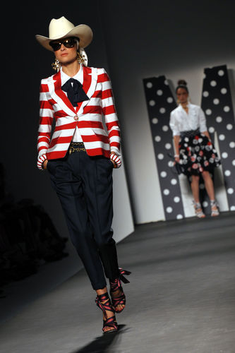 Moschino2011米蘭春夏時(shí)裝周