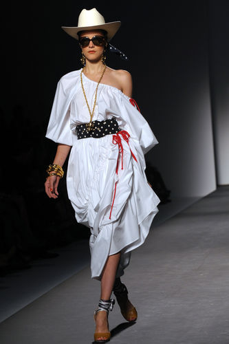 Moschino2011米蘭春夏時(shí)裝周