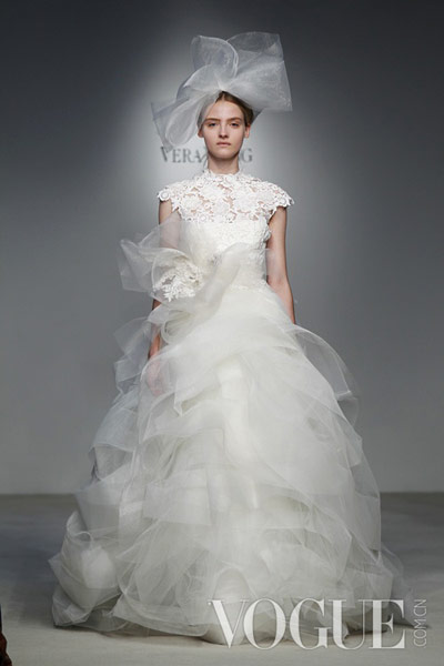 Vera Wang 2012春夏婚紗發(fā)布會(huì):舞者情結(jié)