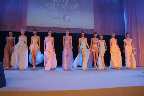 蘭玉為楊冪定制女神裝