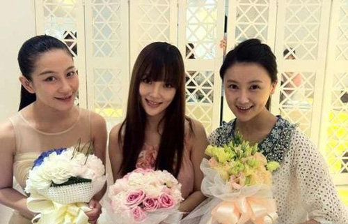 李小璐今日大婚 蘭玉揭秘婚紗細節(jié)