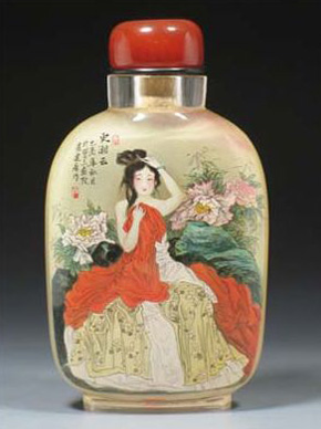 清朝精美鼻煙壺和壺上的西洋美女
