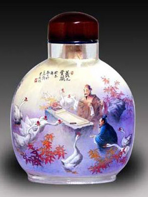 清朝精美鼻煙壺和壺上的西洋美女