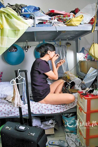 空姐拍同事私密照被停飛 請(qǐng)對(duì)侵犯他人隱私說不