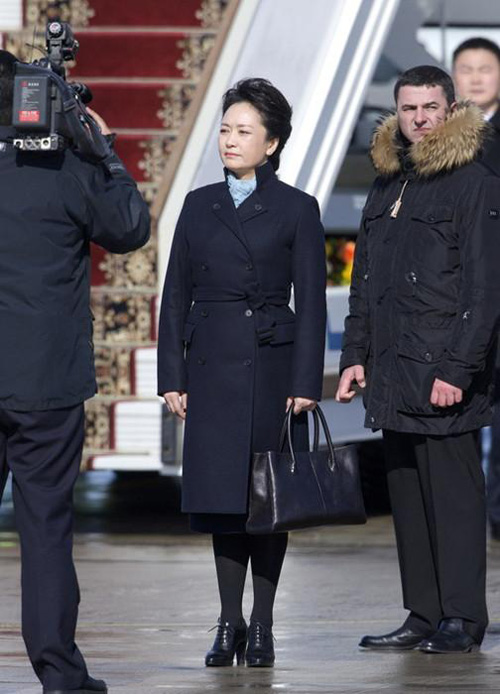 第一夫人彭麗媛首秀國際舞臺 網友爭喊驕傲