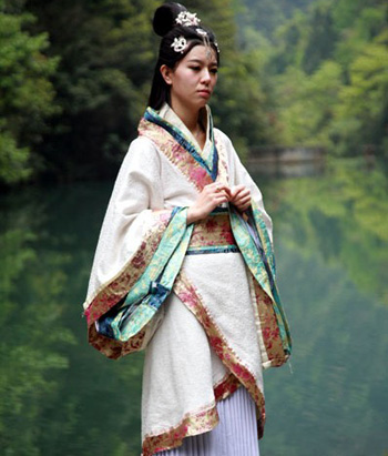 王昭君后裔王玉婷再現(xiàn)歷史經(jīng)典 出演四大美女靜態(tài)電影