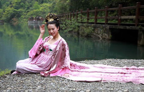 王昭君后裔王玉婷再現(xiàn)歷史經(jīng)典 出演四大美女靜態(tài)電影