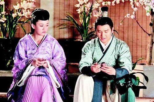《王的女人》楚漢時期驚現紫薯 雷人昆蟲頭鋼管舞