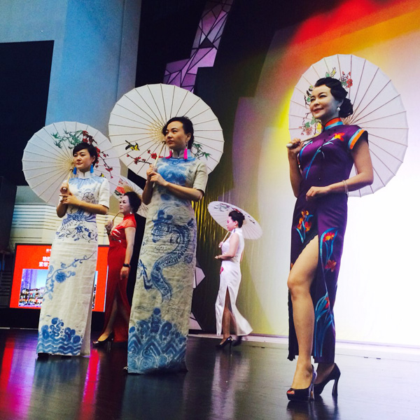 中國旗袍國家隊首秀 在保利劇院與人民大會堂精彩演出