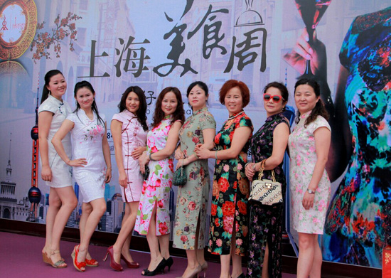 儂好·上海 婀娜旗袍秀在川上演