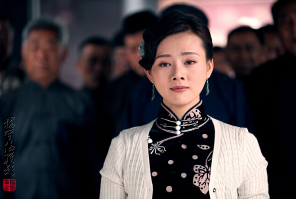 王靖云《參工傳奇》旗袍裝 盡顯優(yōu)雅風(fēng)韻