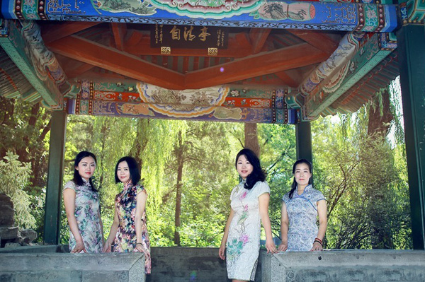 清華大學(xué)MBA畢業(yè)季秀旗袍