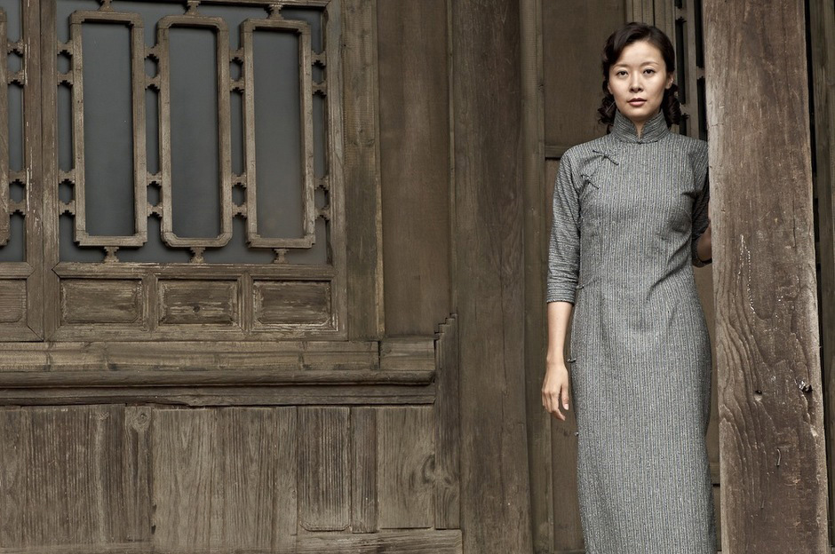 柯藍(lán)《遠(yuǎn)征軍》旗袍寫真曝光 演繹女人多面魅力