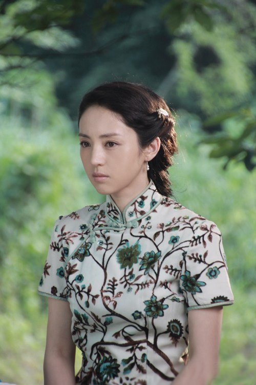 《我爺爺和奶奶的故事》董璇旗袍造型典雅