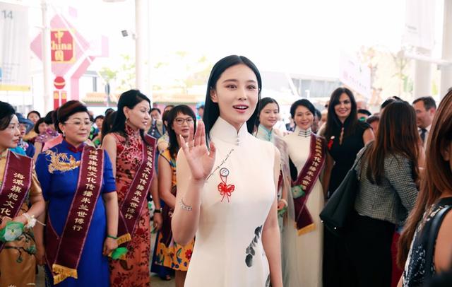 張馨予純白旗袍現身米蘭 展靈秀雅致東方韻味