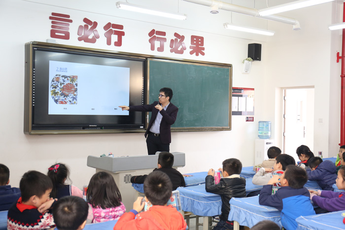 旗袍講堂走進校園 讓孩子們了解旗袍之美