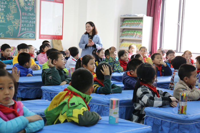 旗袍講堂走進校園 讓孩子們了解旗袍之美